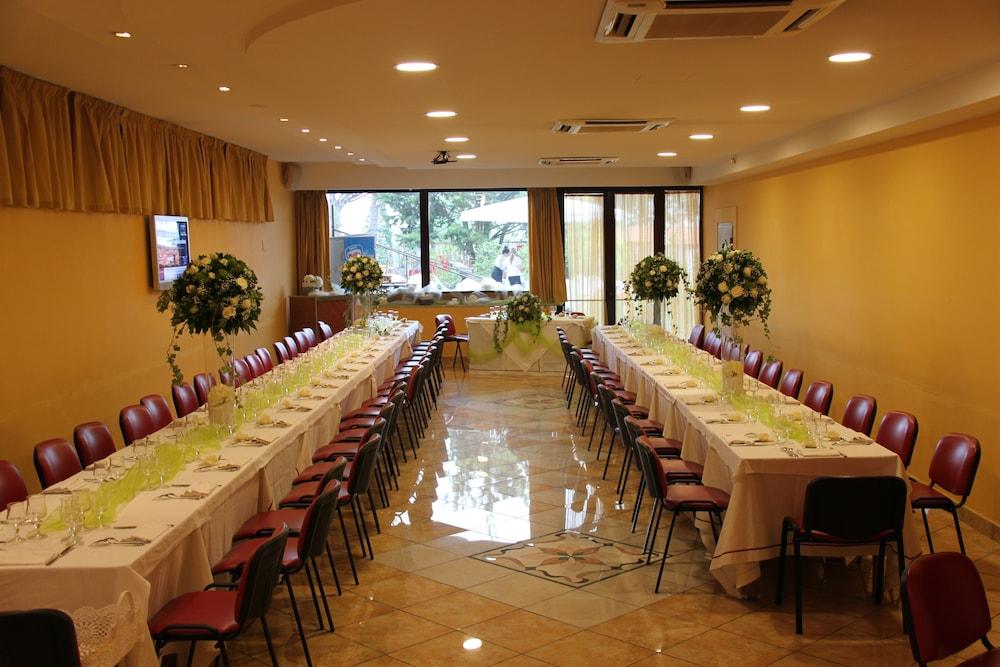 Ranch Palace Hotel