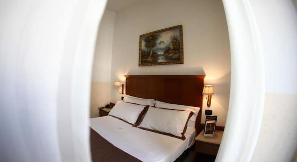 Hotel Garibaldi 3*