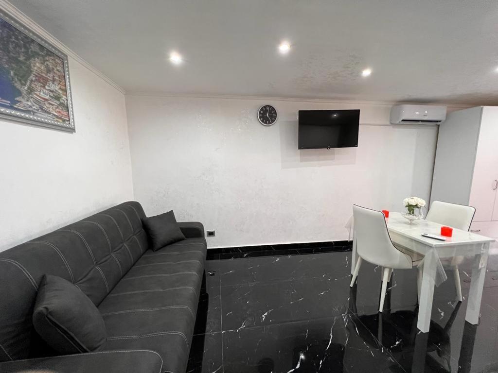 Apartment Monolocale A Due Passi Da Spaccanapoli