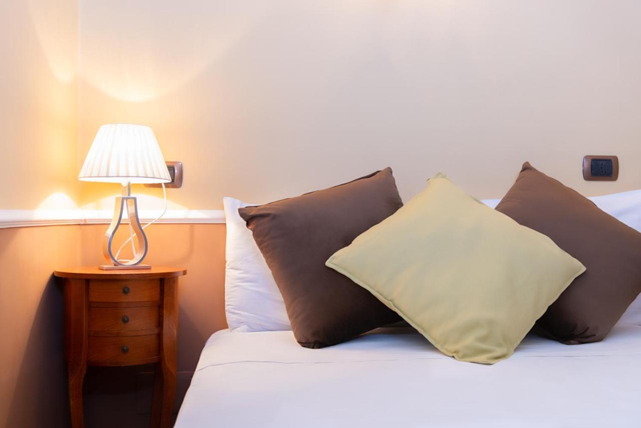 Ares 4* Naples
