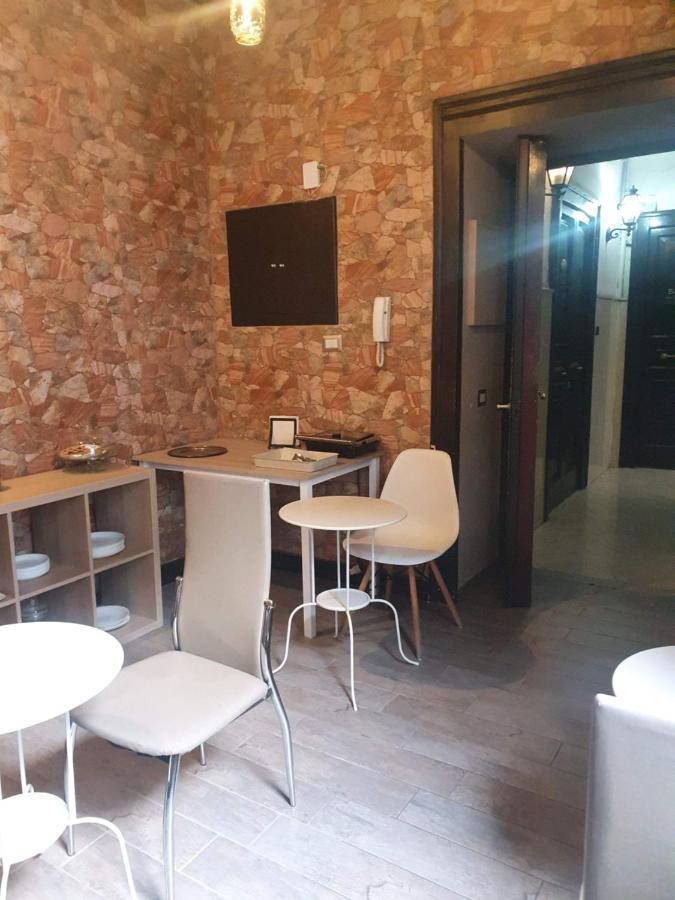 Emyjo Naples