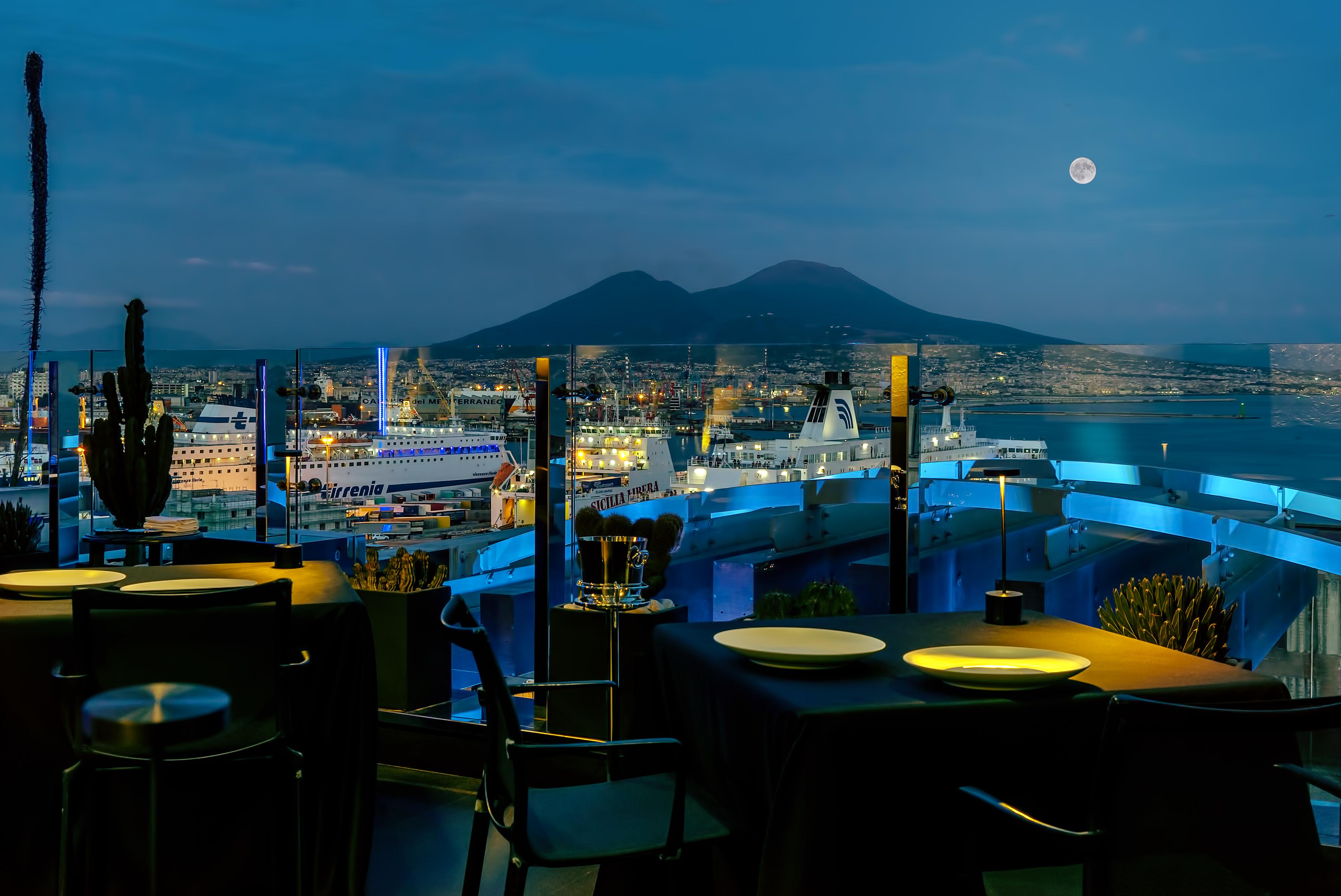 Romeo 5* Naples