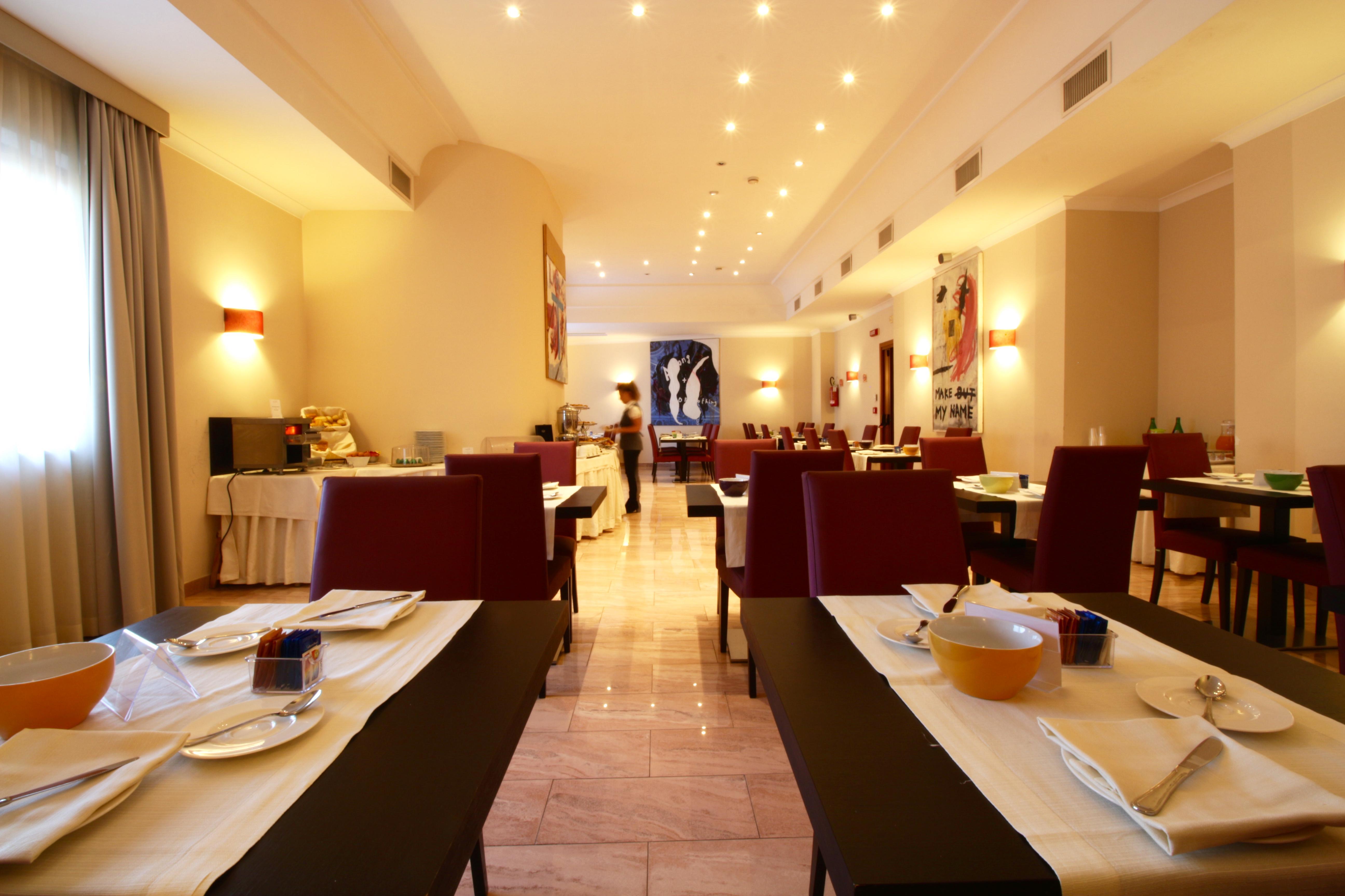 Nuvo Hotel 4*