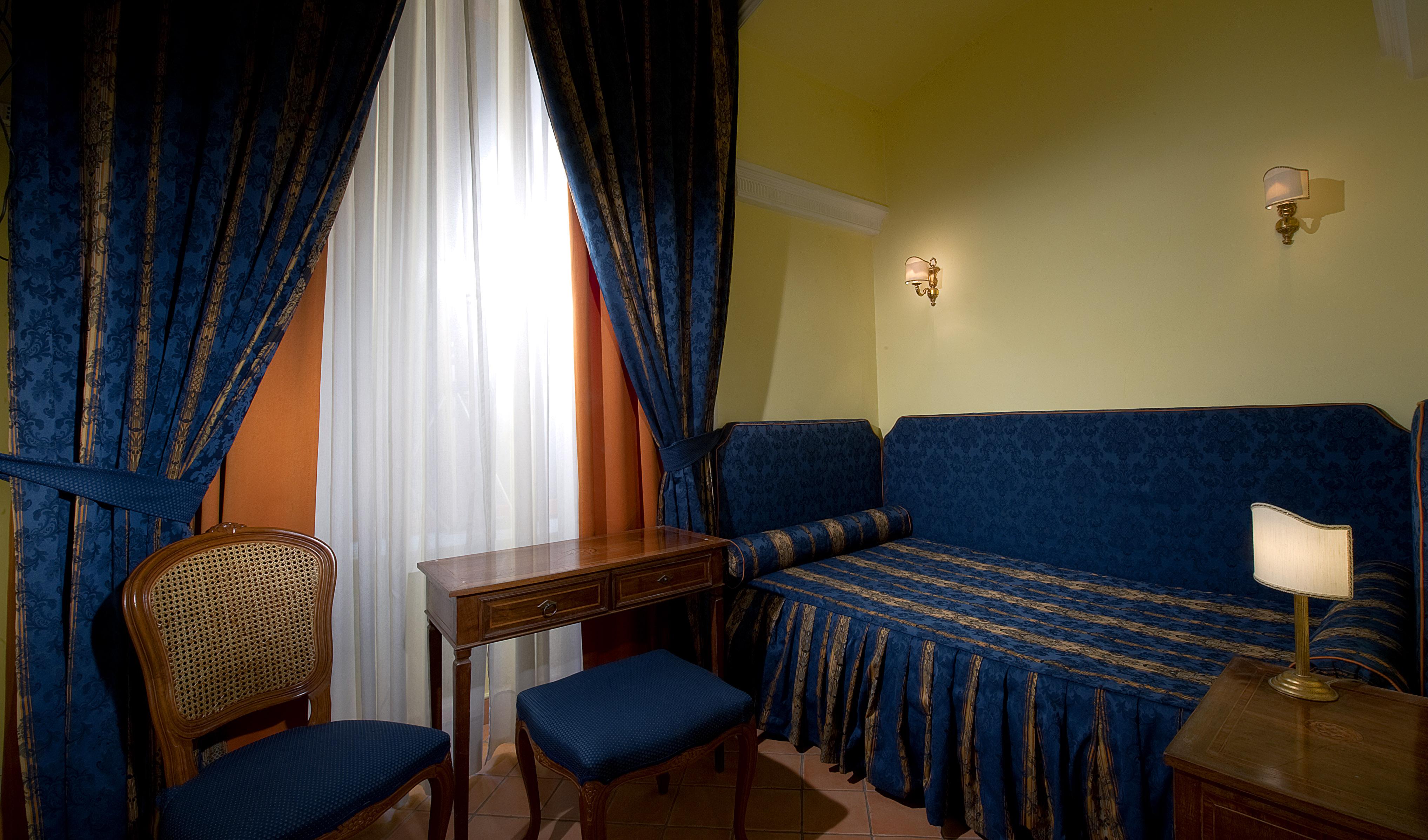 Hotel Chiaja De Charme Naples
