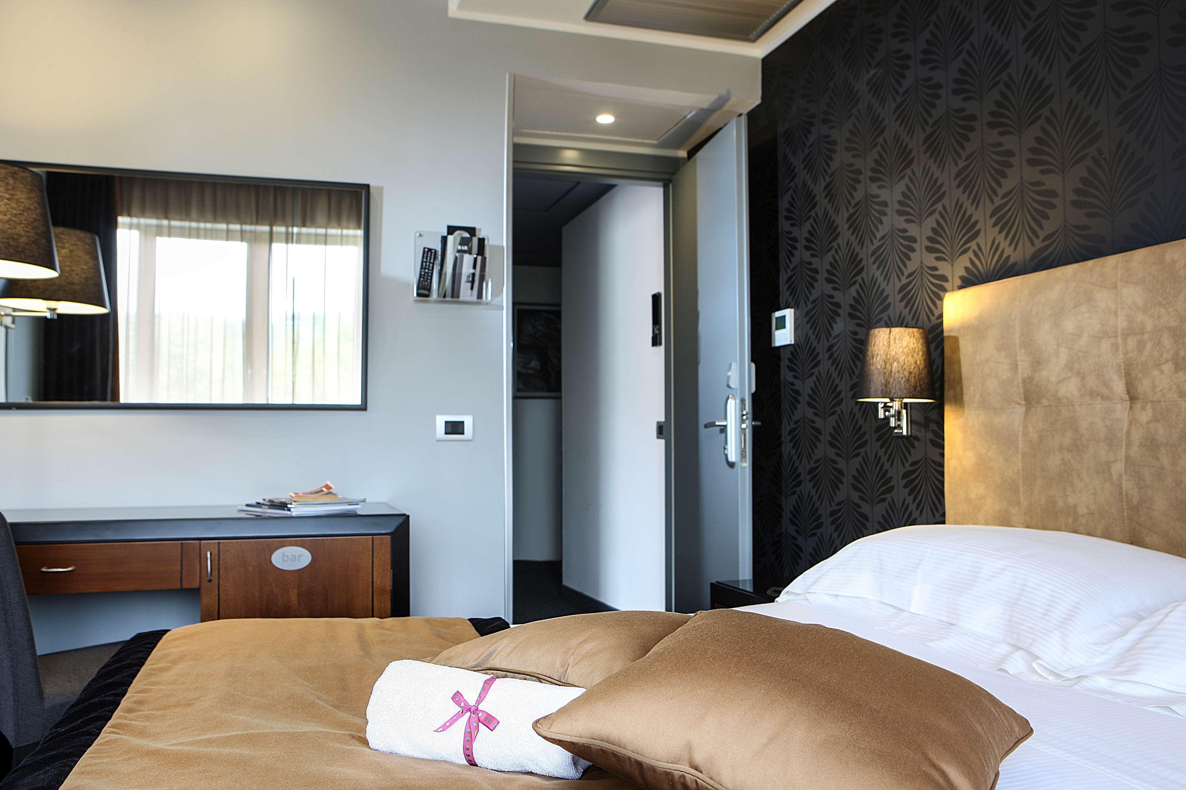Western Jfk Hotel 4*