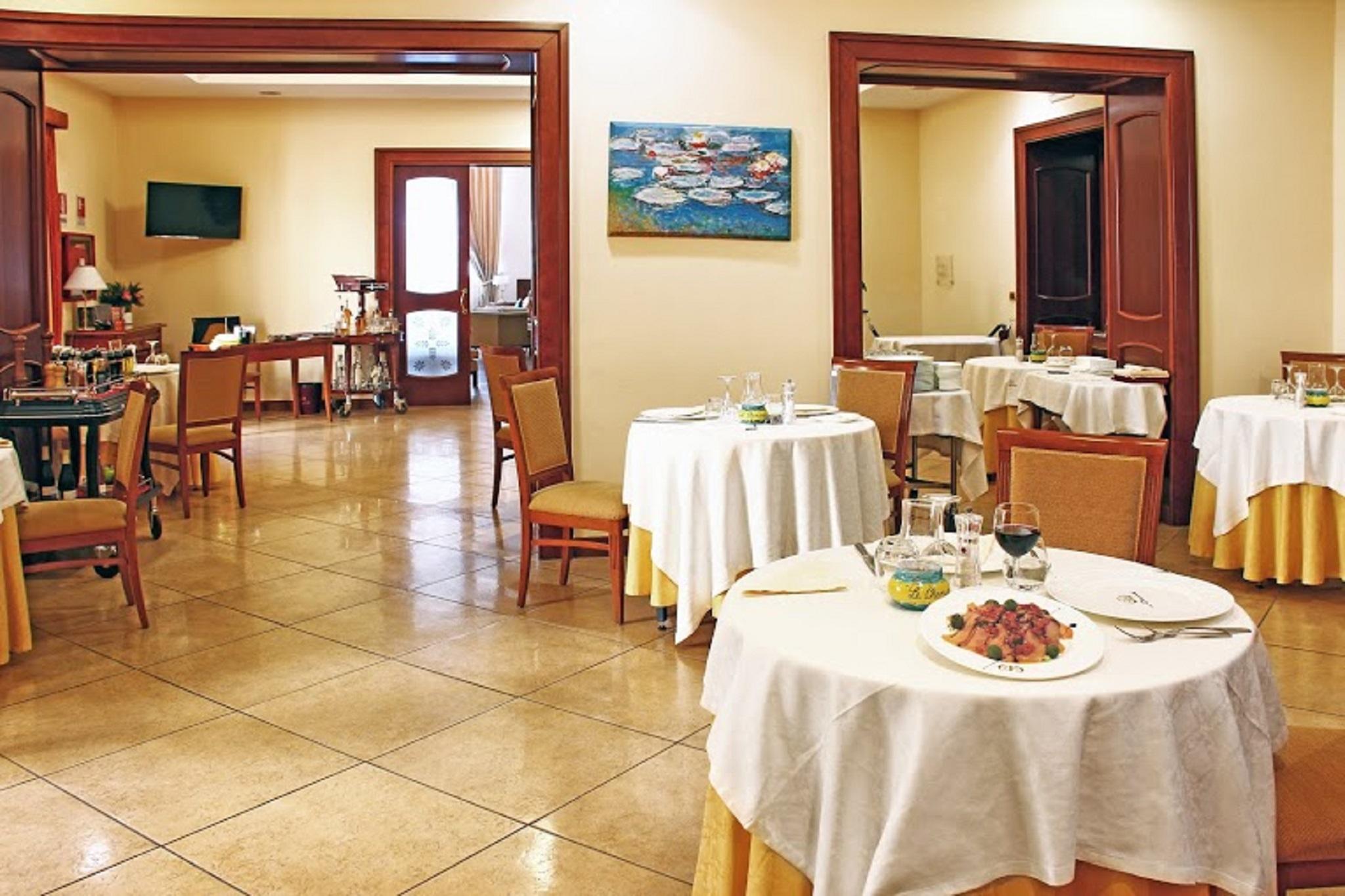 Le Cheminee Business Hotel