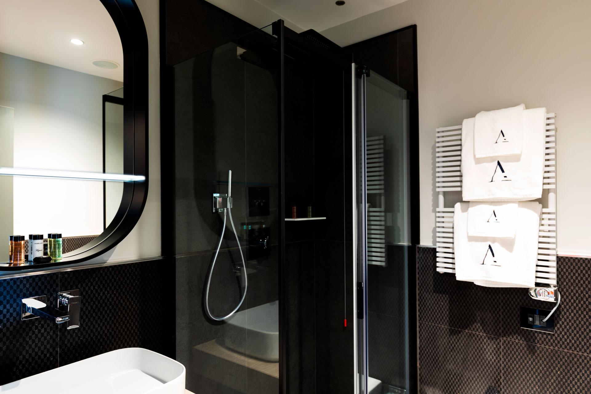 Amadomus Luxury Hotel 4*