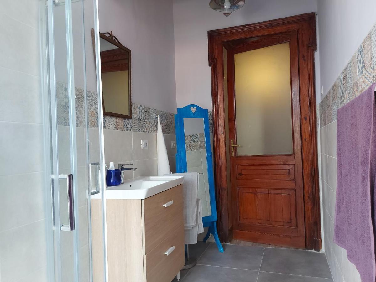 La Stanza Di Zoe Della Luna D'irene Guest house *