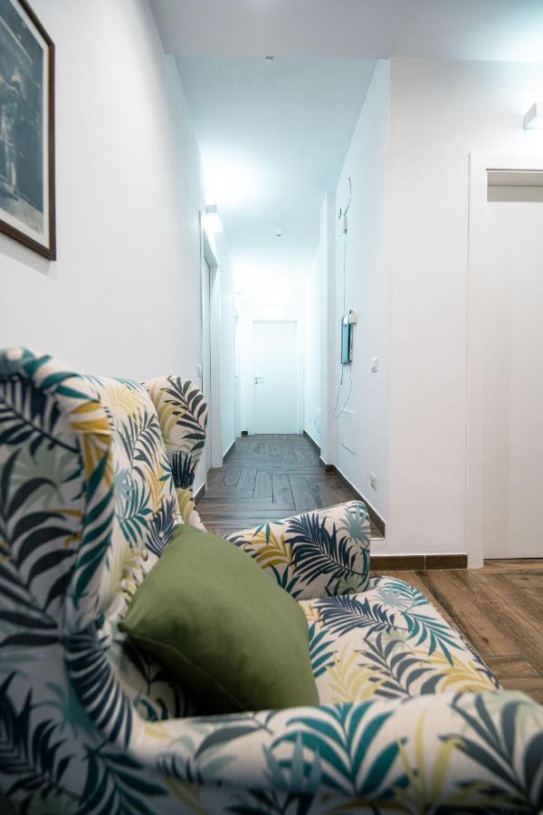 Hub Ferroviario - 12 Posti Letto Per Il Tuo Gruppo A Con Wifi E Netflix * Naples