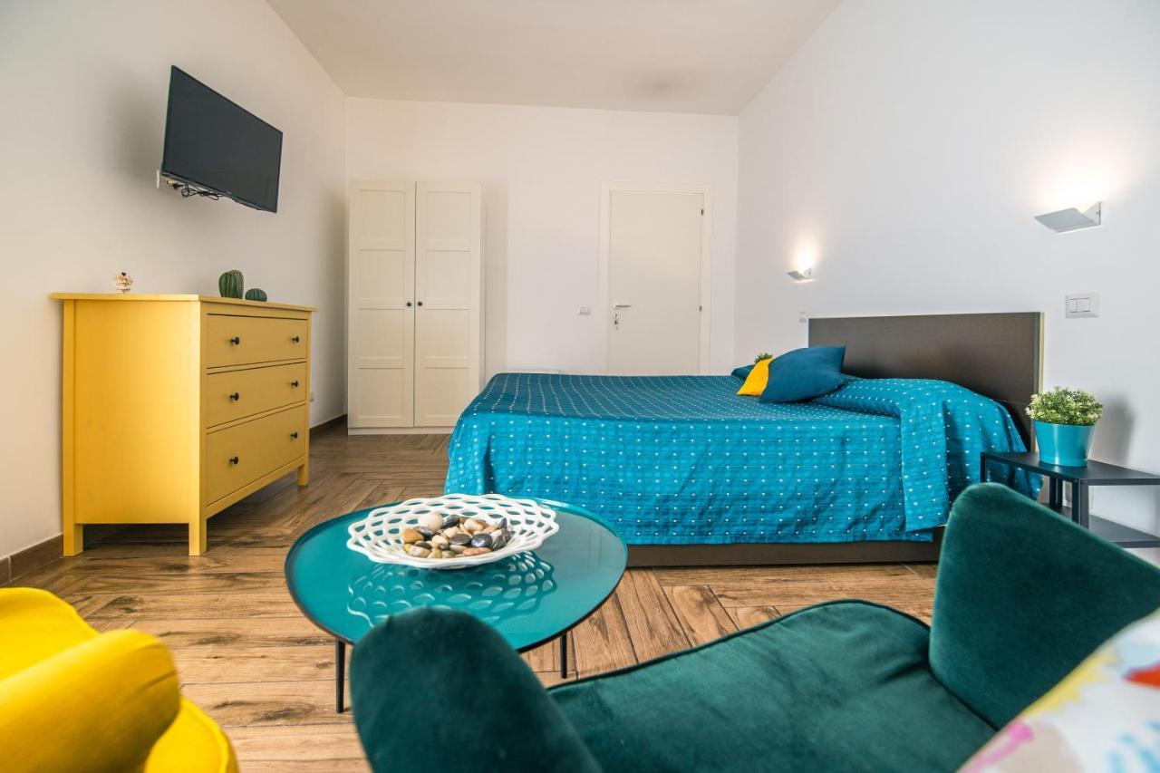 Hub Ferroviario - 12 Posti Letto Per Il Tuo Gruppo A Con Wifi E Netflix Bed & Breakfast