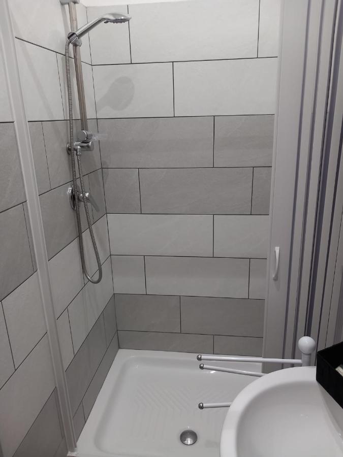 Greth House Naples