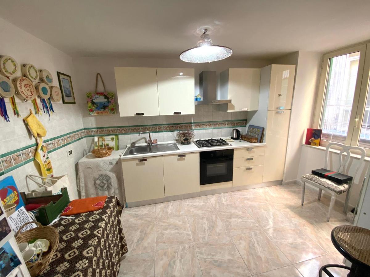 Casa Gioia, Tra Palazzo Reale,lungomare E Monte Echia Apartment *