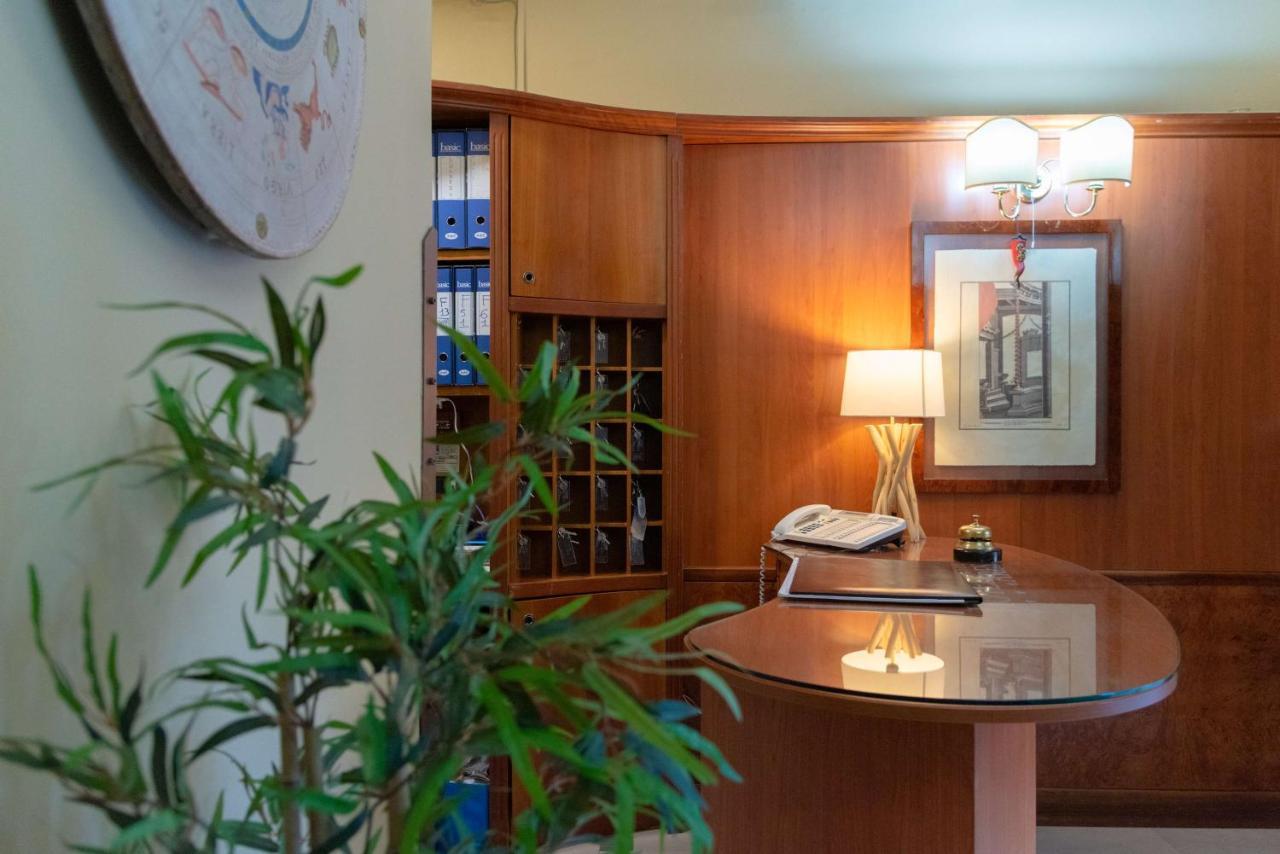 Ares Hotel