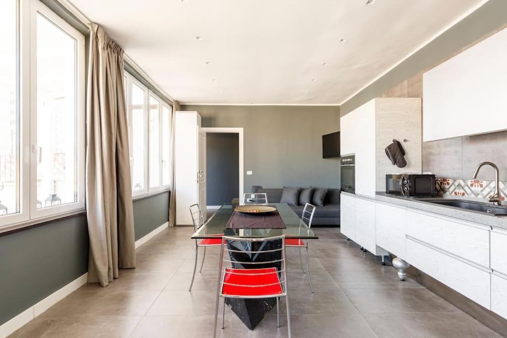 Attico Con Vista Vesuvio Piazza Garibaldi Apartment *