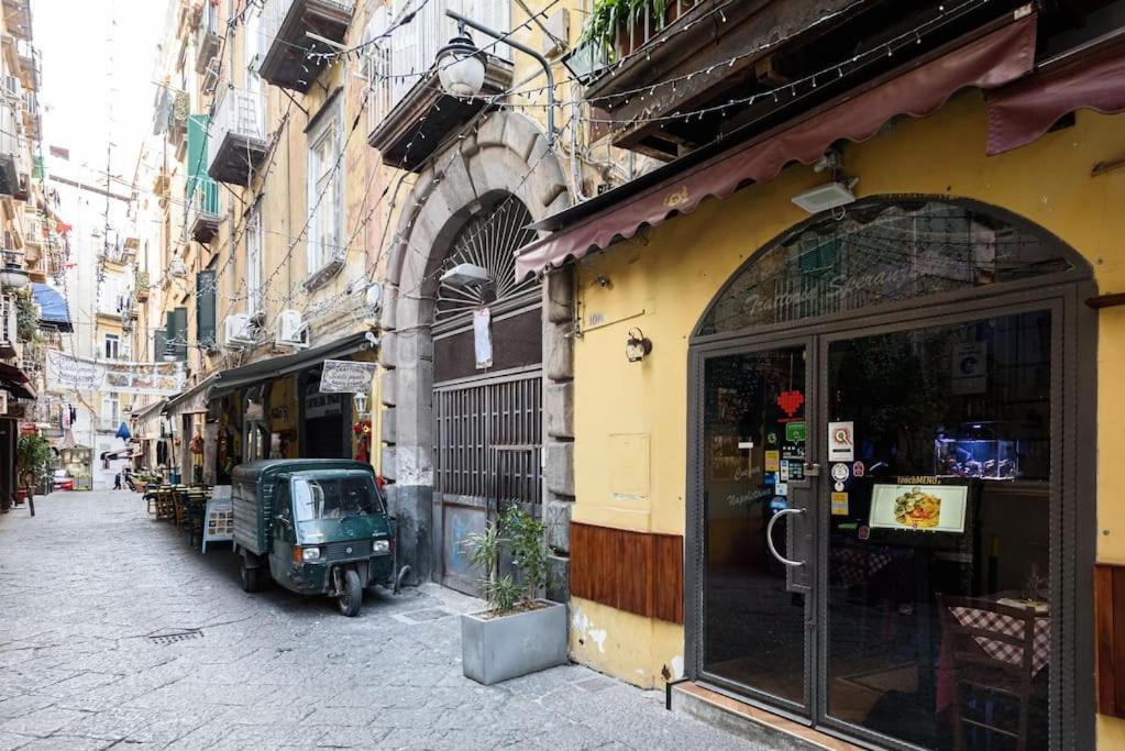 A Due Passi Da Toledo Apartment Naples