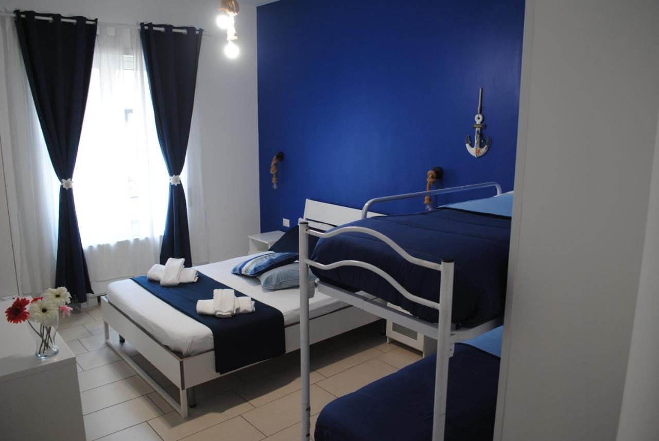 Molo 5 2* Naples