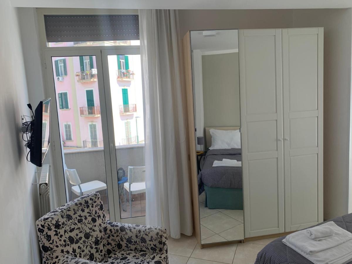 Tuanis 2* Naples