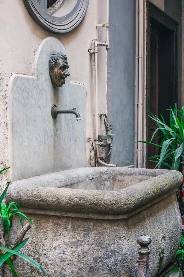 La Smorfia Naples