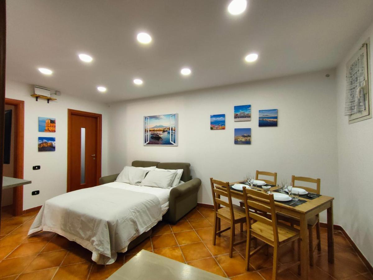 Chiaia House Vetriera * Naples