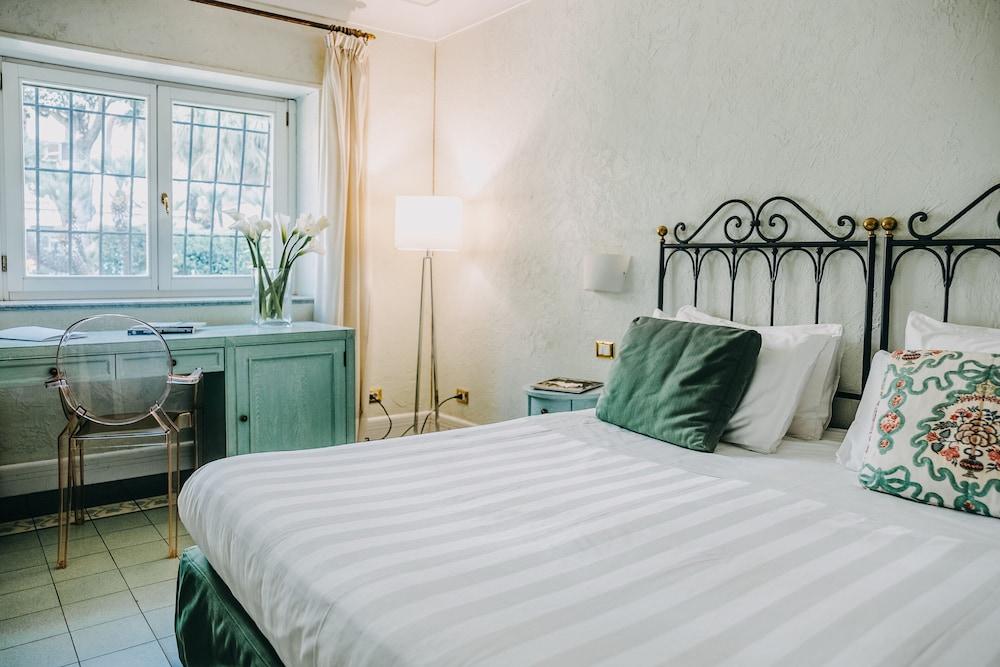 Hotel Costantinopoli 104 Naples