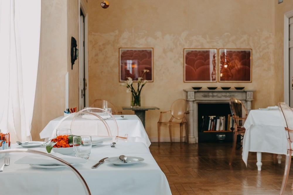 Hotel Costantinopoli 104 Naples