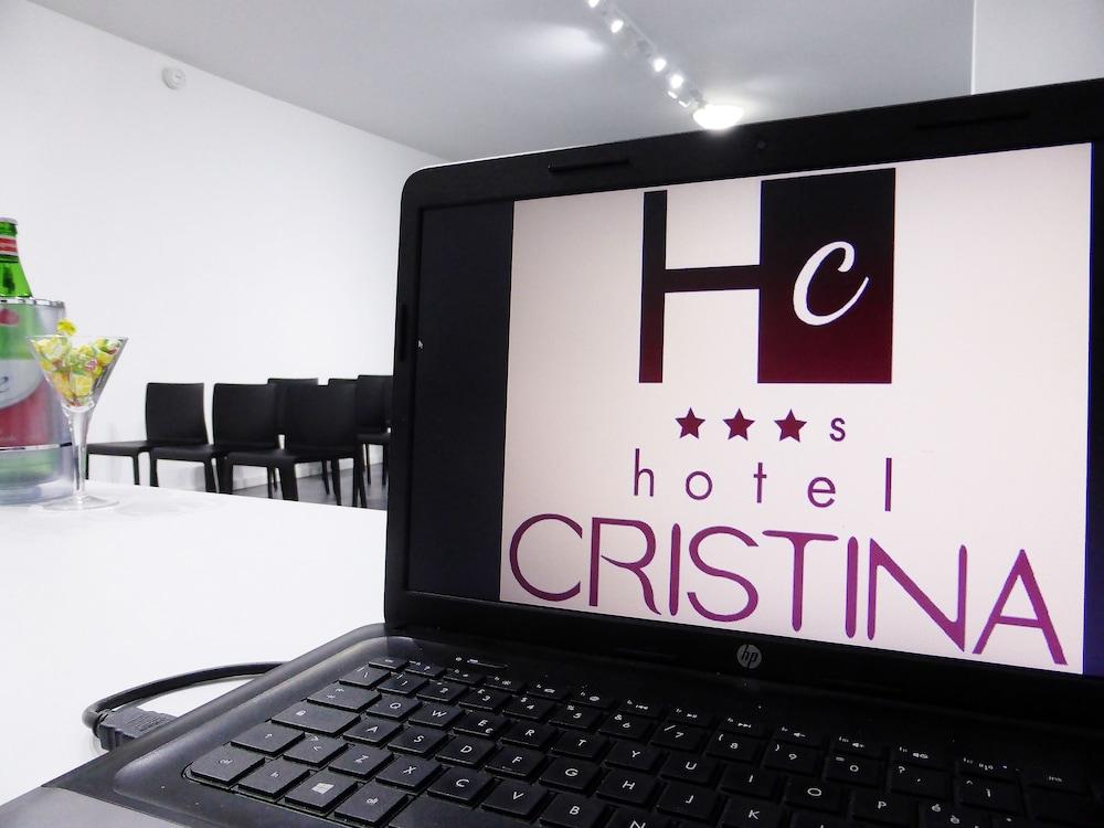 Cristina Naples