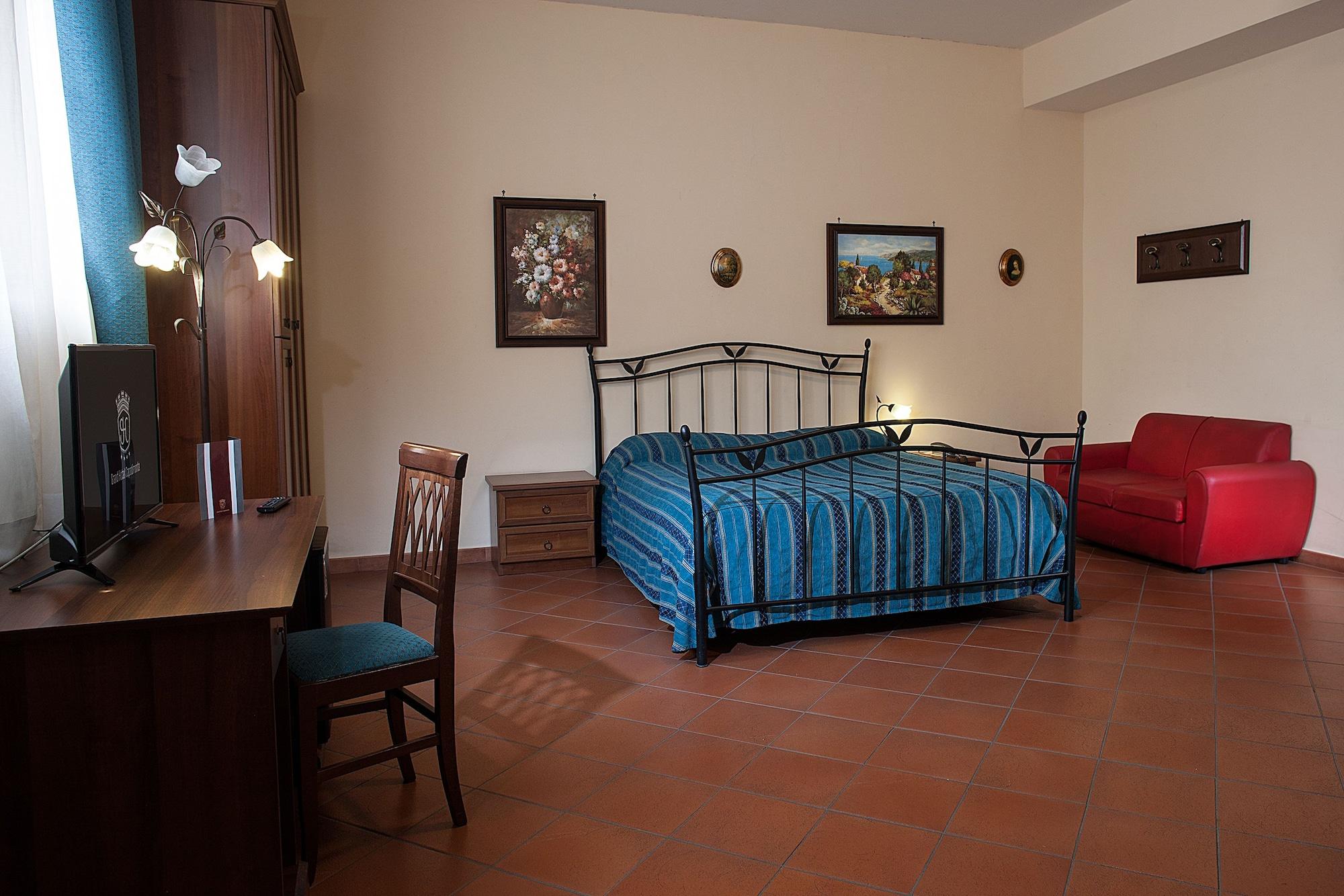 Grand Capodimonte Hotel 4*