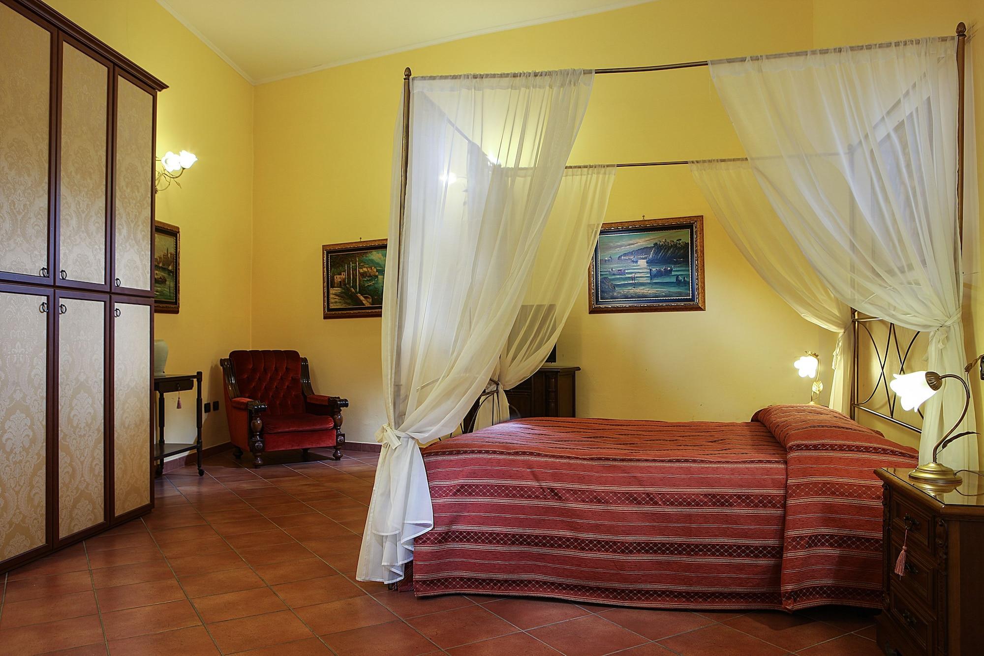 Grand Capodimonte Hotel 4*