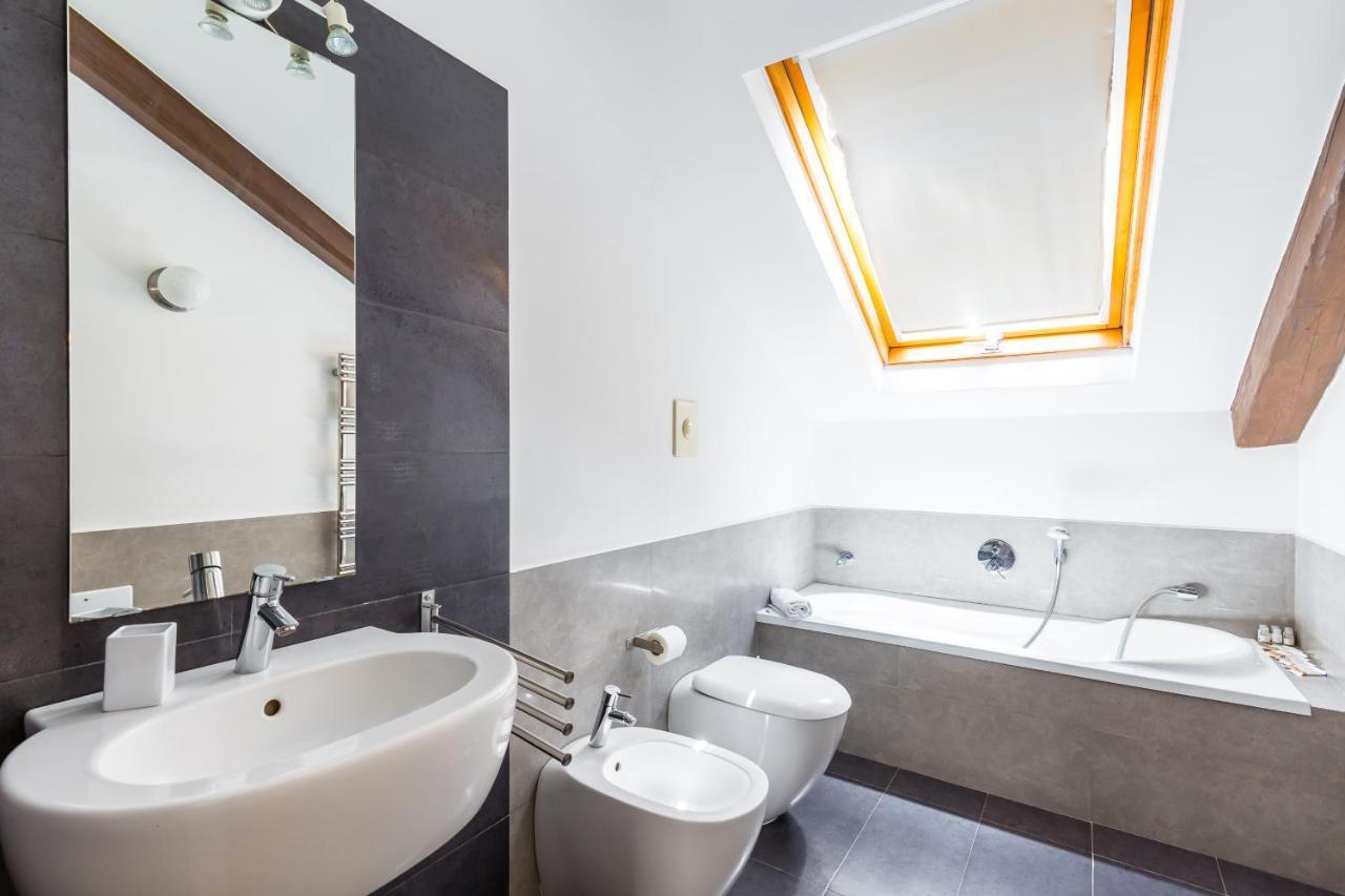 Apartment Attico Al Duomo By Napoliapartments