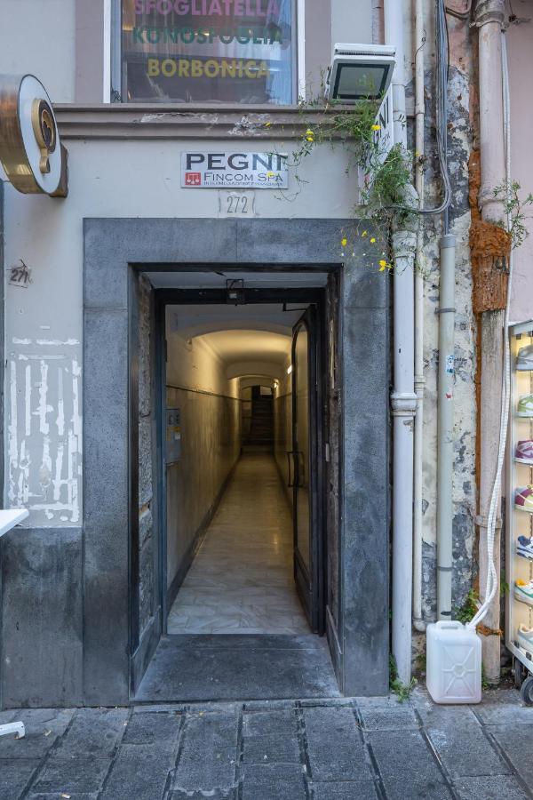 Teatro Toledo 272 Bed & Breakfast Naples