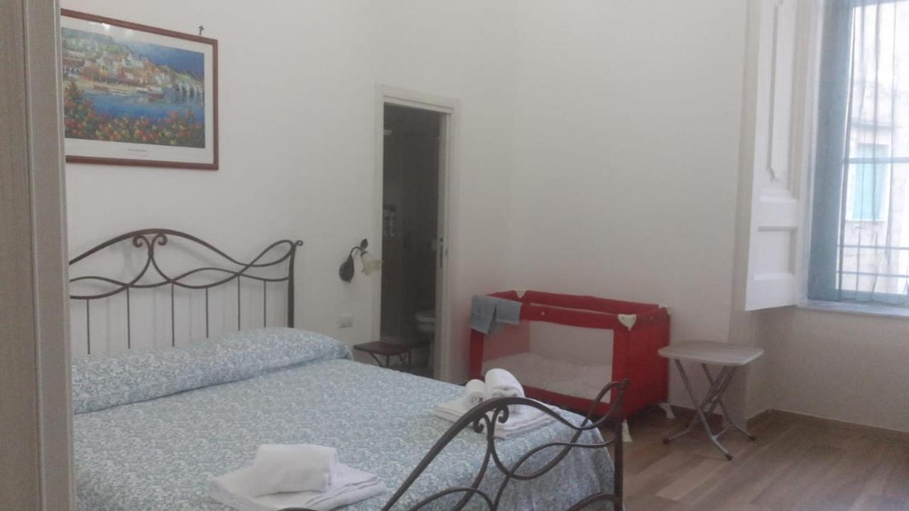 Palazzo Sersale Bed & Breakfast Naples