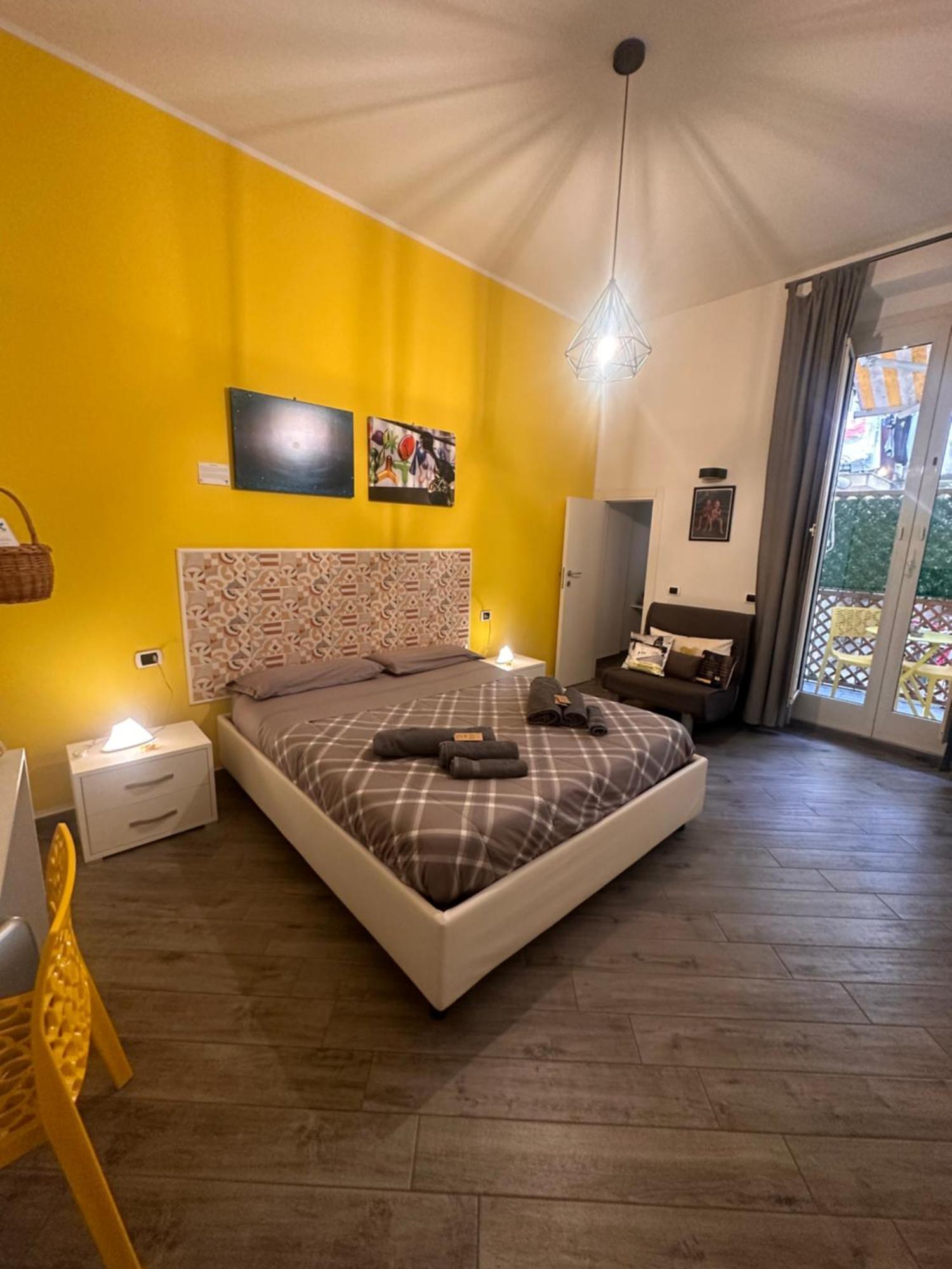Cosmoneapolitan Bed & Breakfast 2*