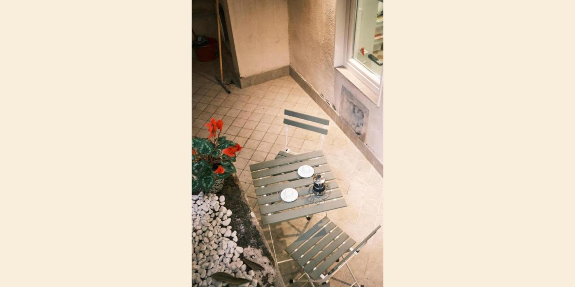 Apartment Nespolino, Casetta In Centro Storico Al Piano Terra Con Piccolo Spazio Esterno Privato Naples