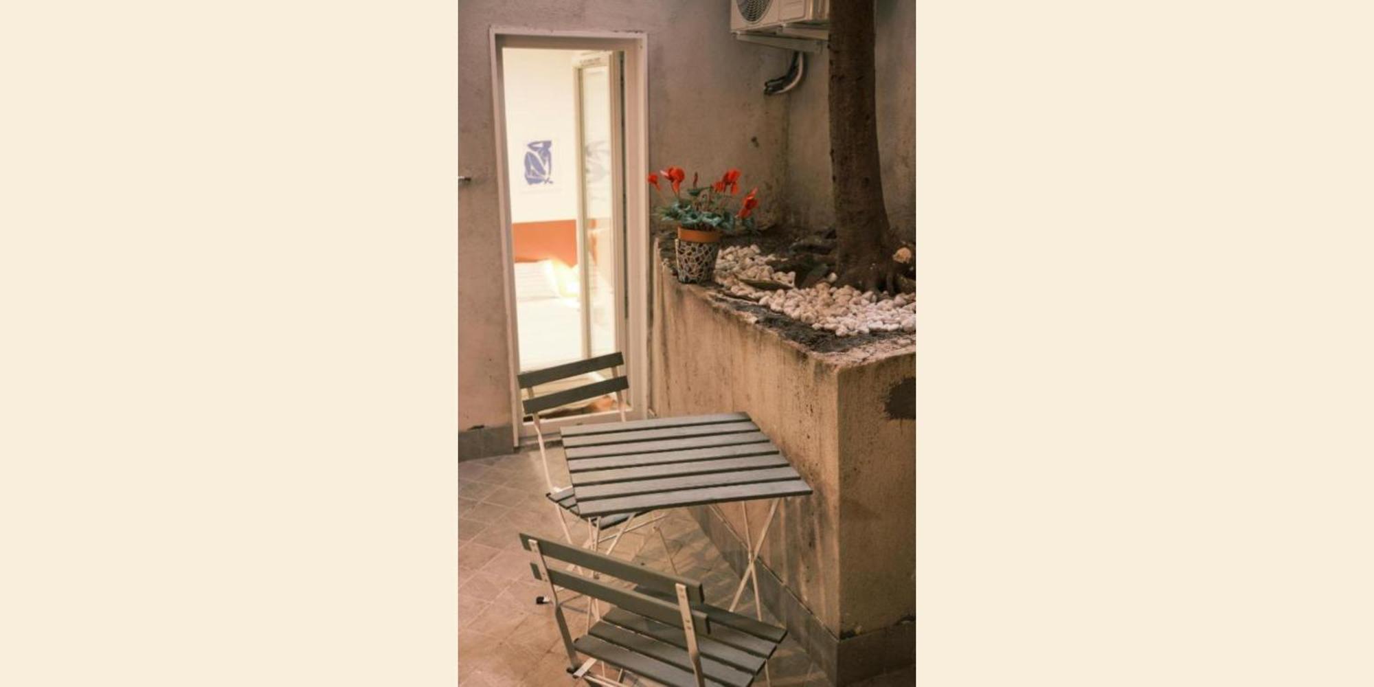 Nespolino, Casetta In Centro Storico Al Piano Terra Con Piccolo Spazio Esterno Privato