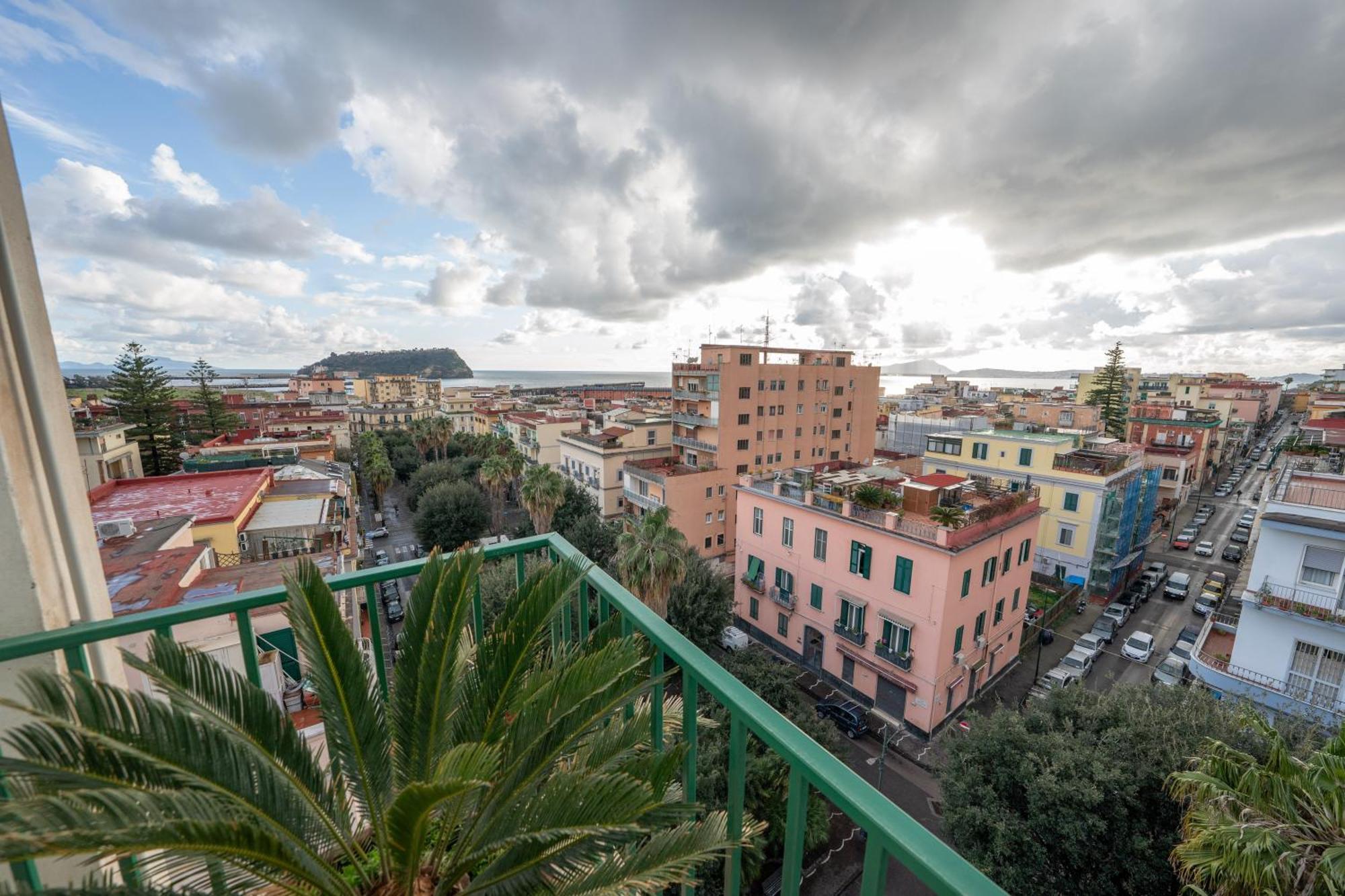 Seconda Stella A Destra * Naples