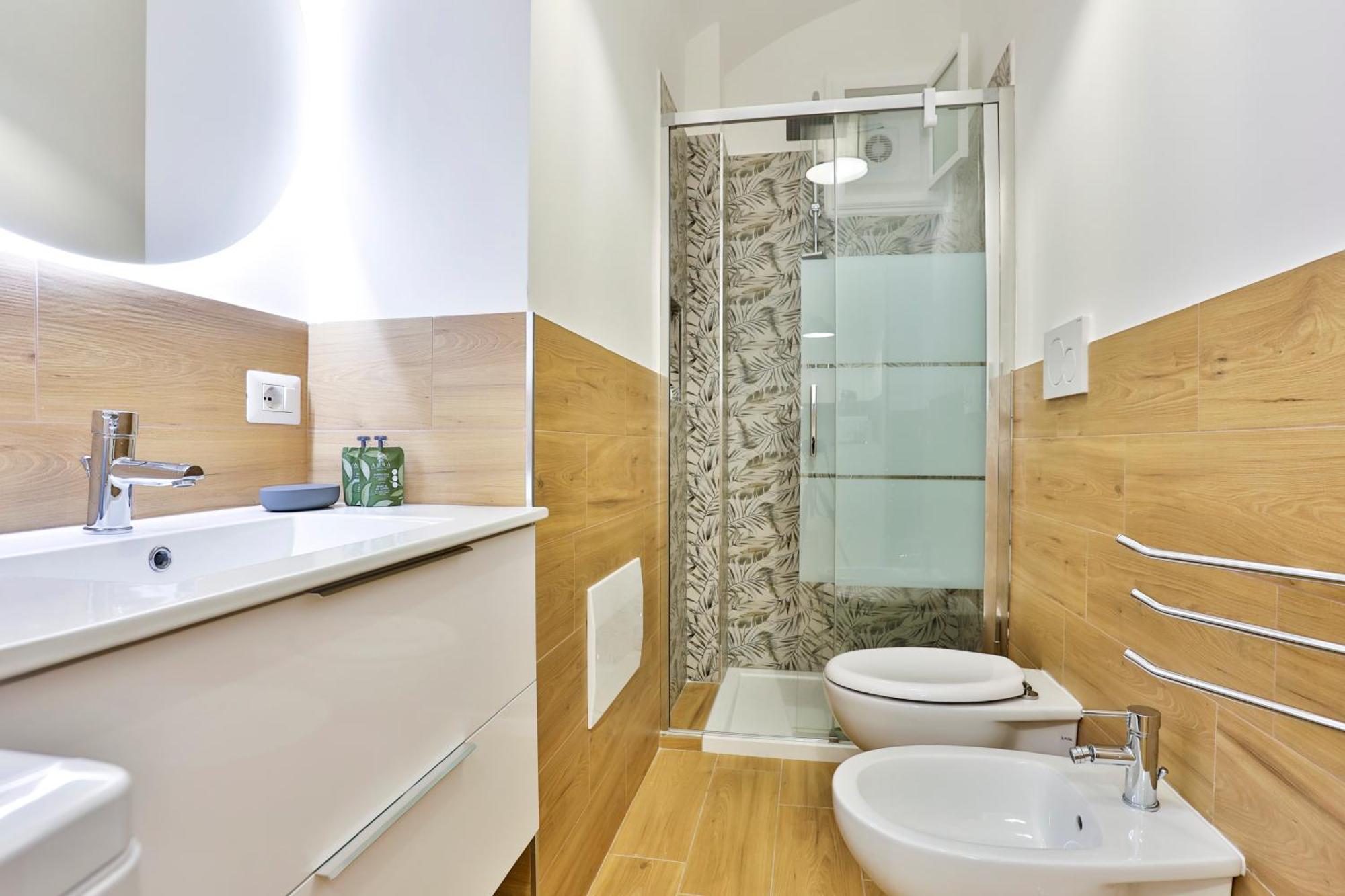Apartment Urban Living In Chiaia - Close To Grenoble Naples