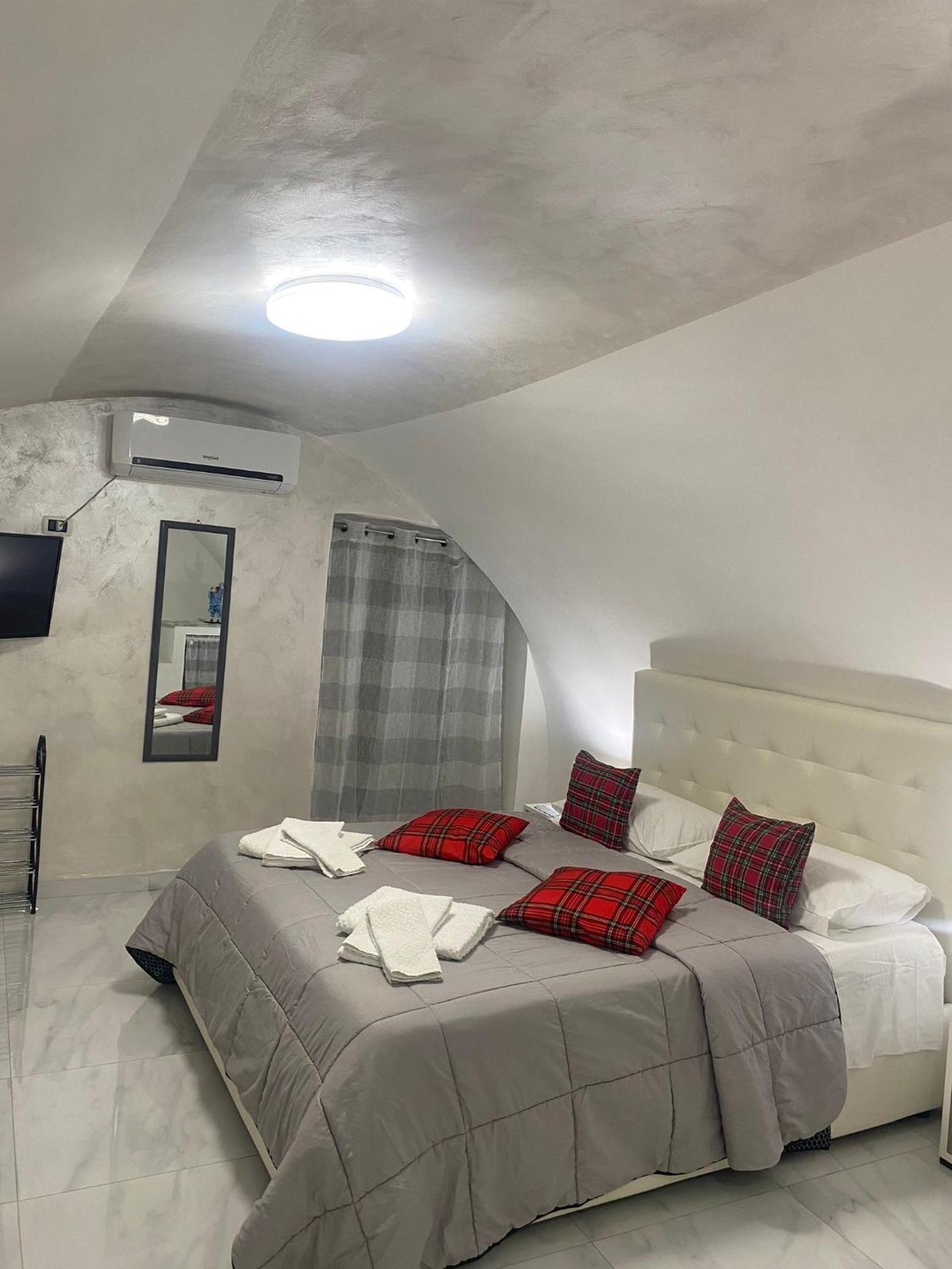 La Casa Di Pulcinella Naples