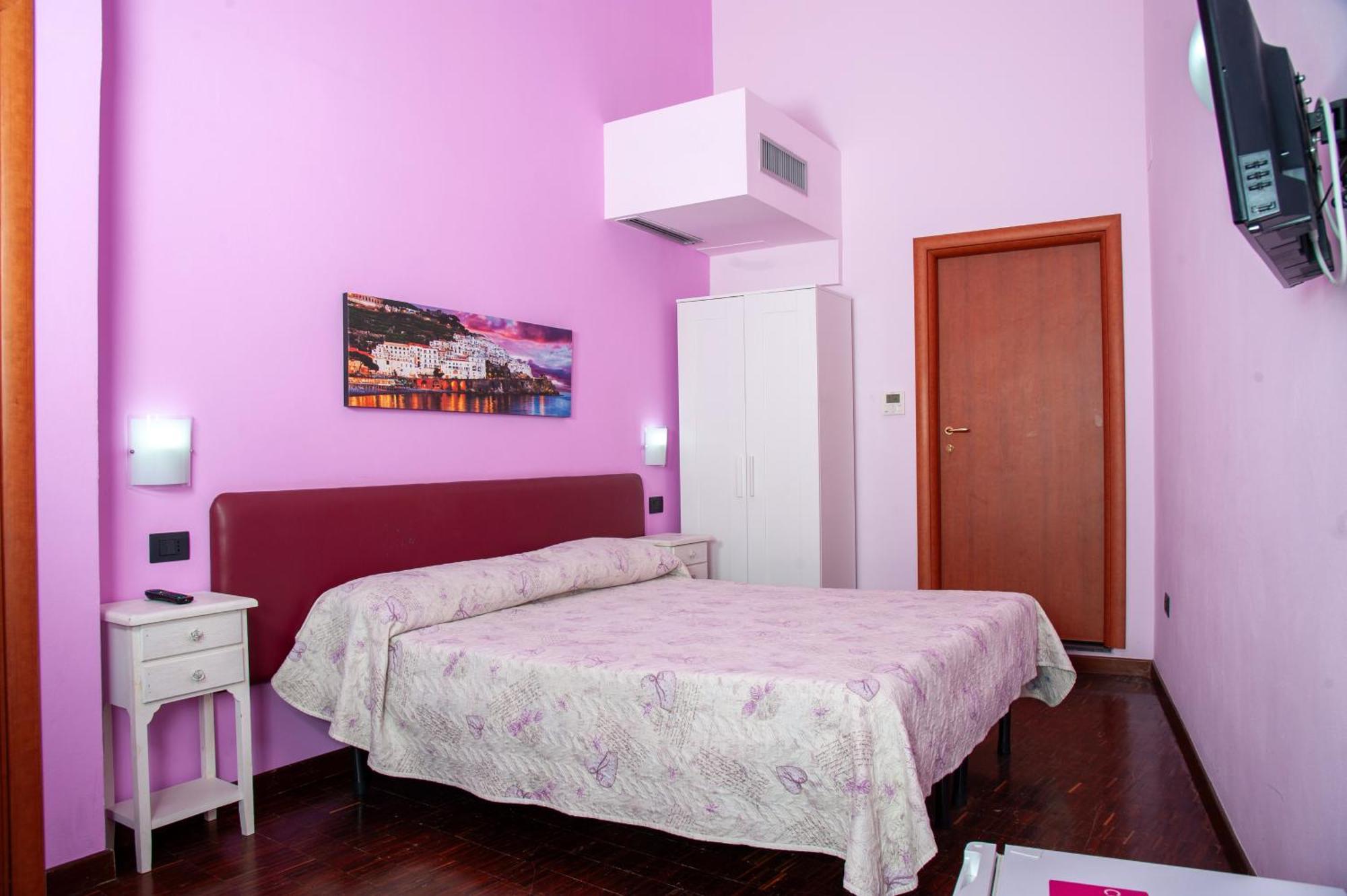 Palazzo Carafa Della Spina And Bed & Breakfast 3*