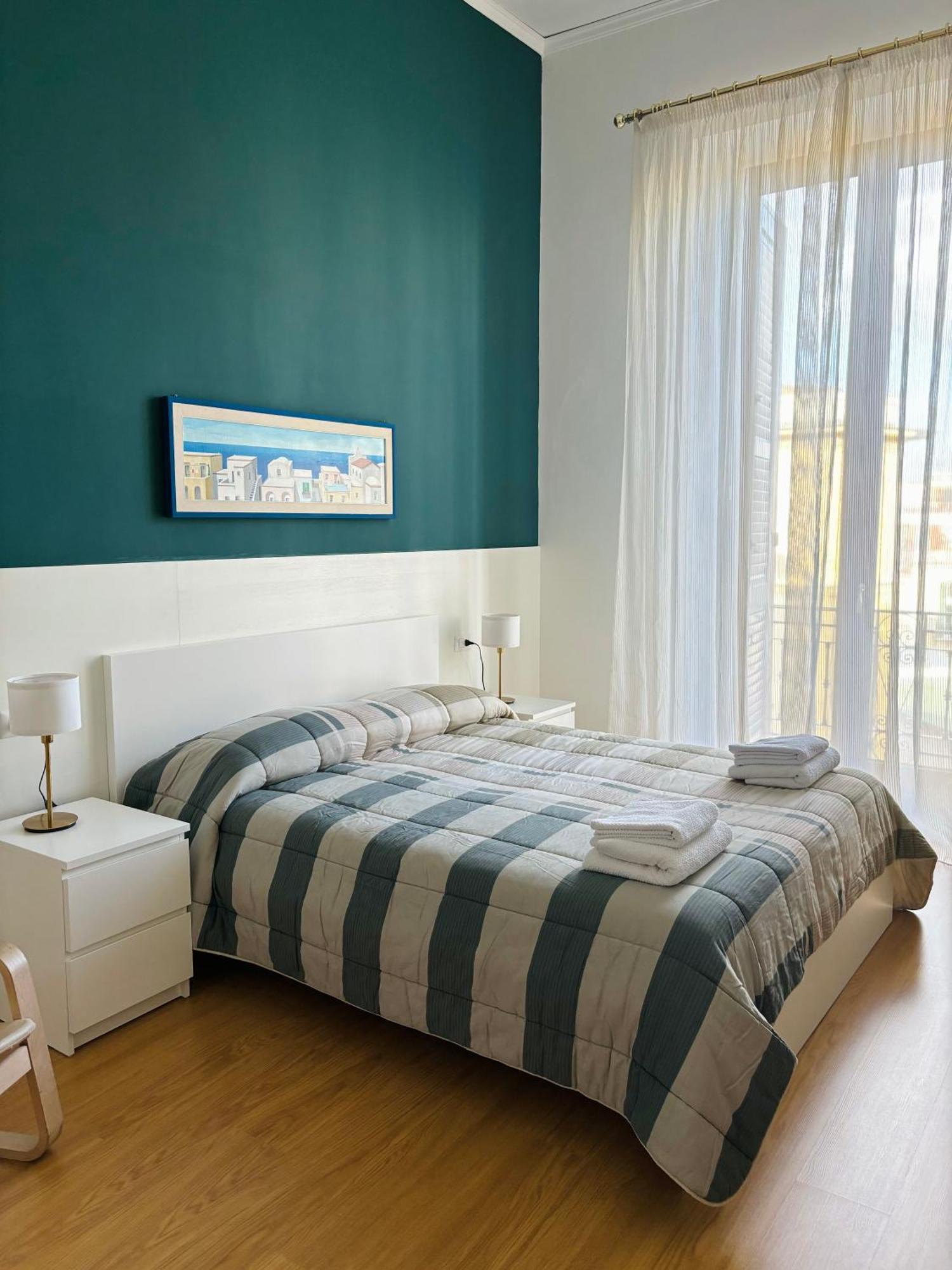 Bed & Breakfast Art 125