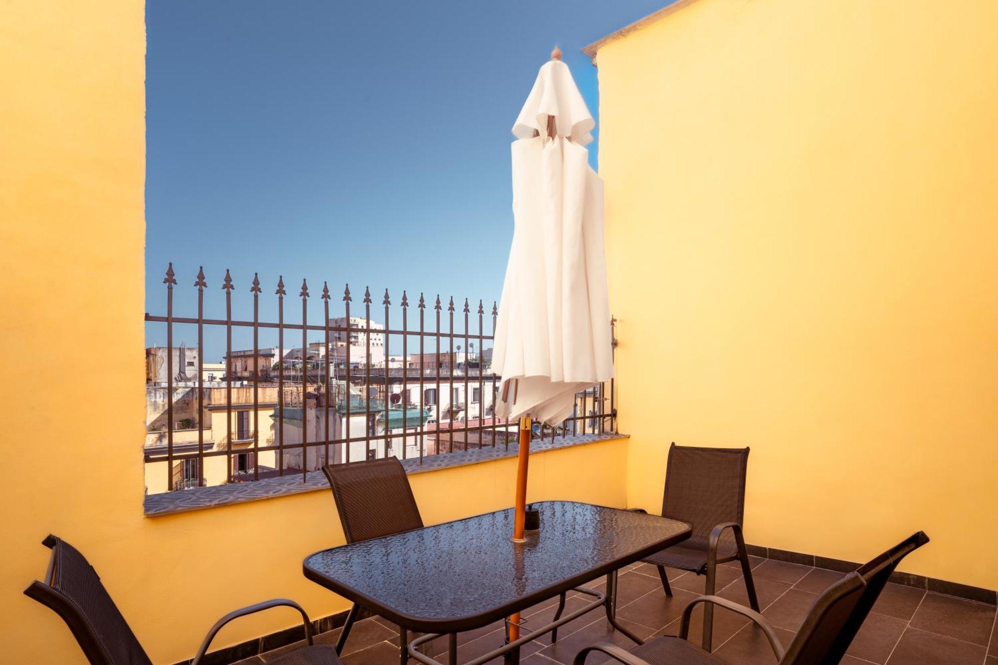La Bella Luxury And Travel Solution Guest house Naples