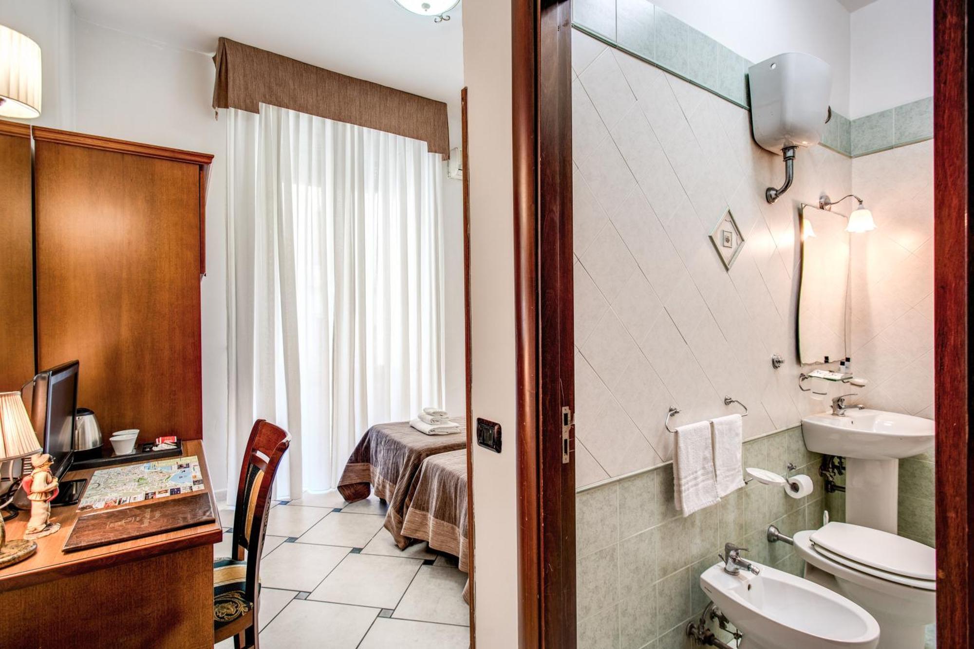 Hotel Garibaldi Naples