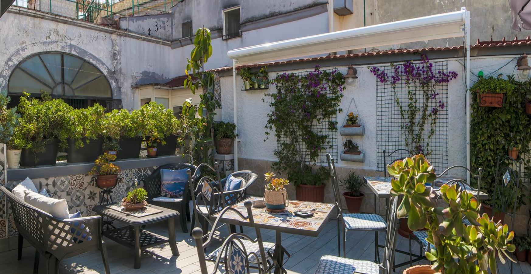 La Terrazza Ai Miracoli Bed & Breakfast Naples