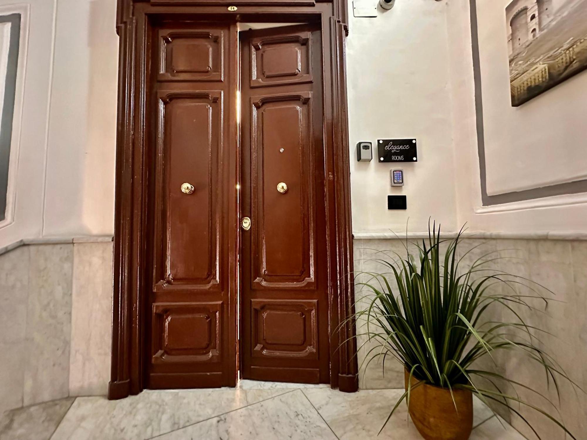 Elegance Spaccanapoli * Naples