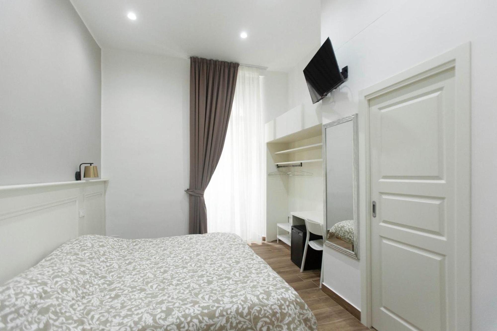 Guest house Vomero House 2*