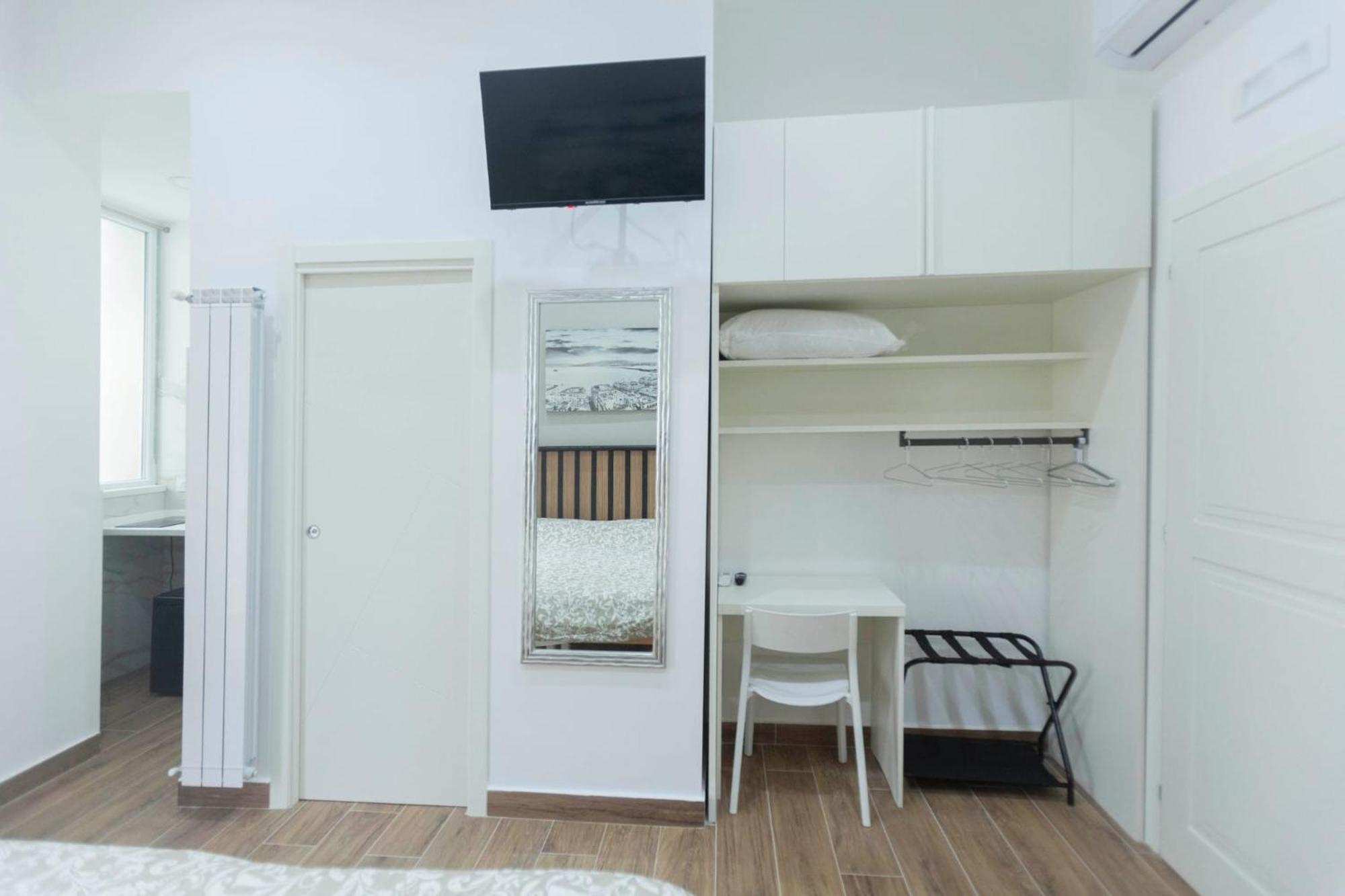 Vomero House 2*