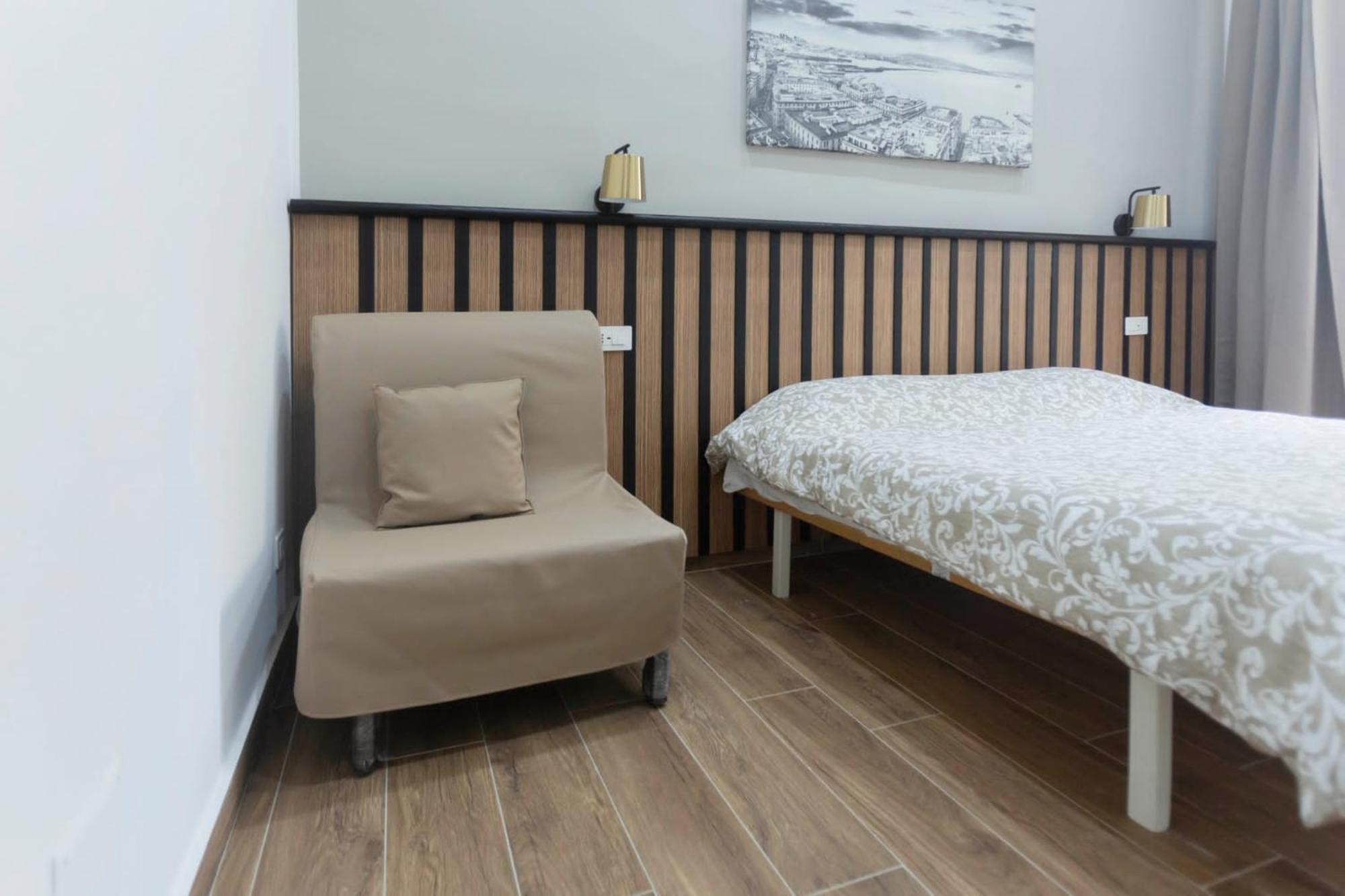 Guest house Vomero House 2*