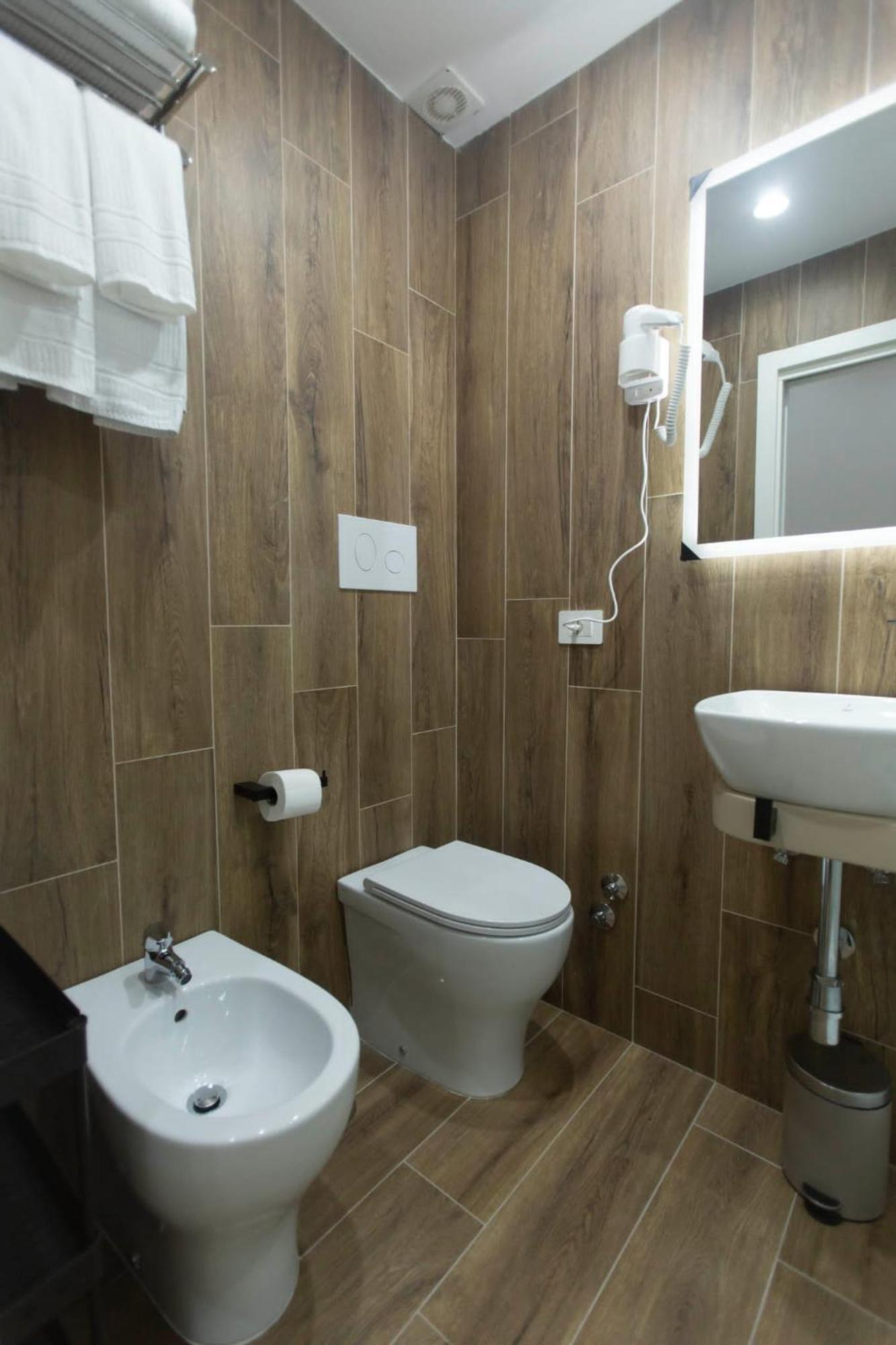 Vomero House 2*