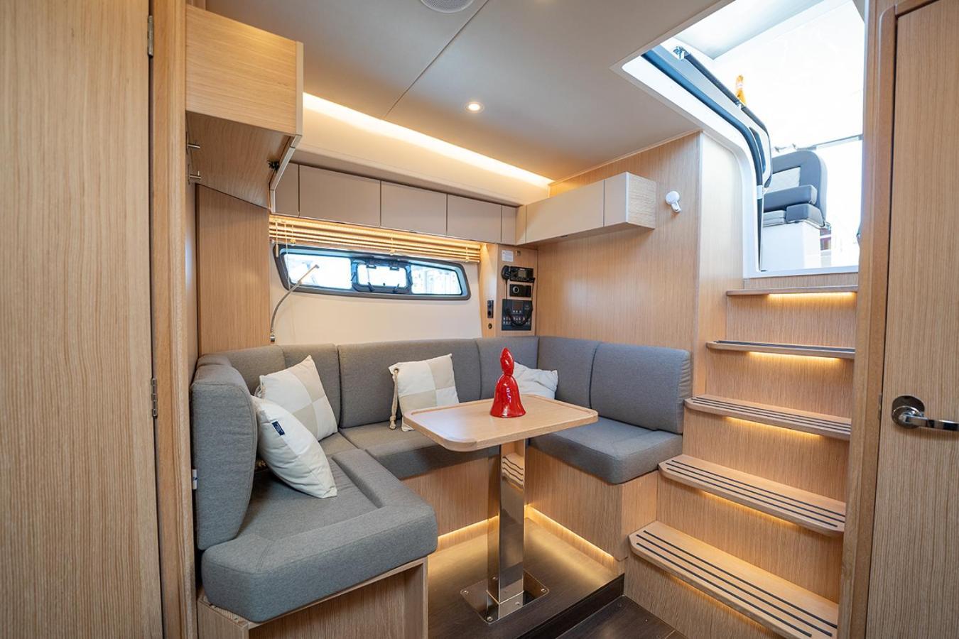 Botel Greros Yacht By Clapa H.&g Group *