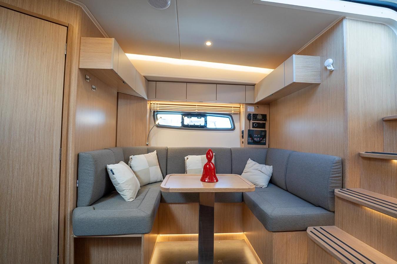 Botel Greros Yacht By Clapa H.&g Group Naples