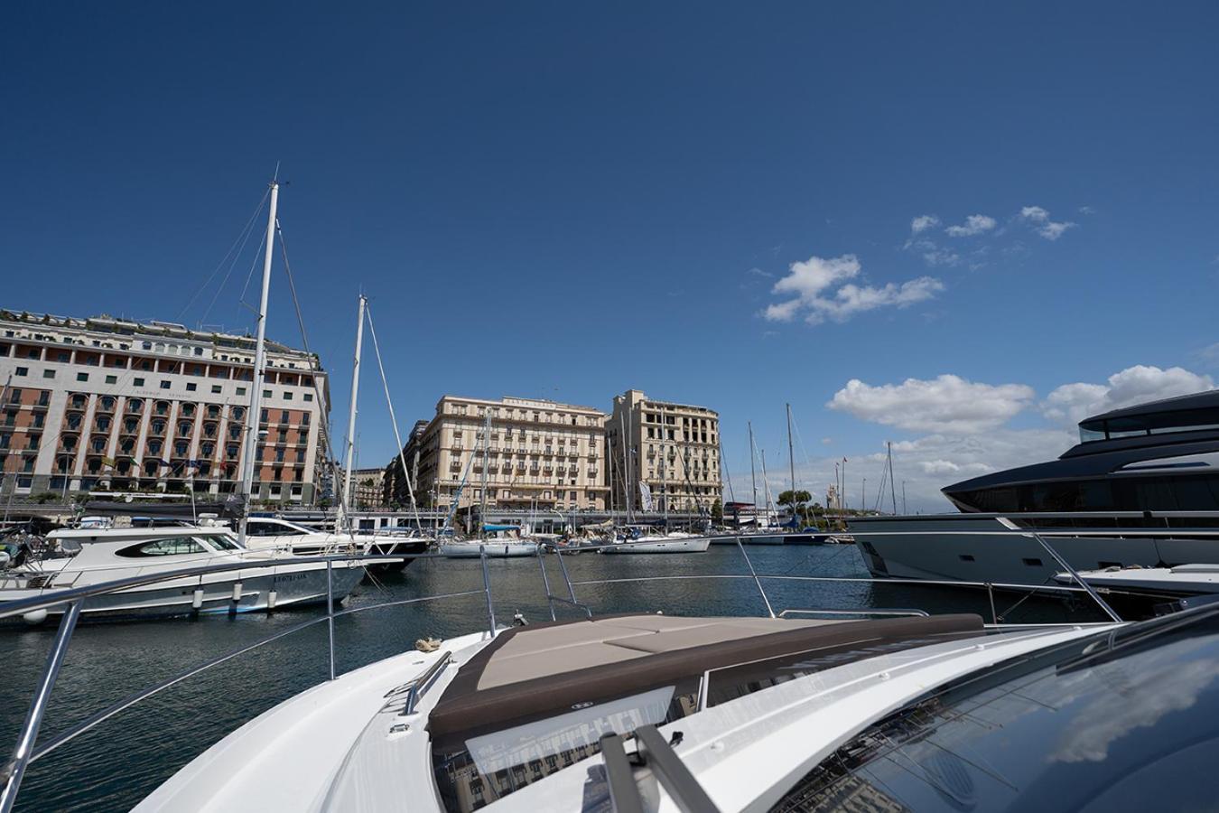 Greros Yacht By Clapa H.&g Group *